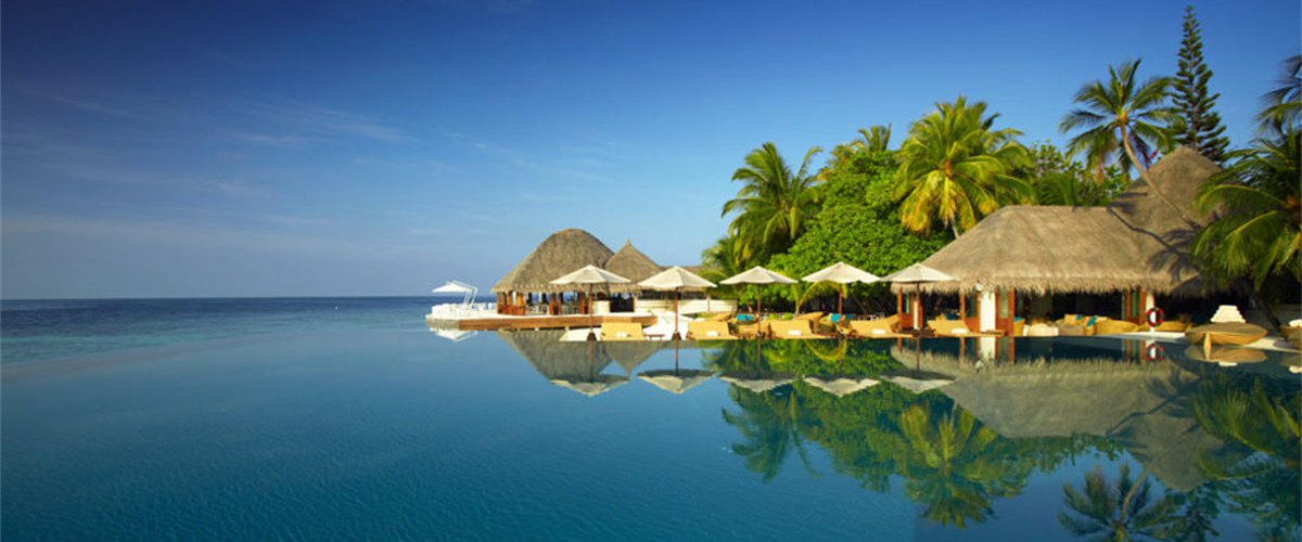 HuvafenFushi_Per_AQUUM_Infinity_Pool_Lonu_Veyo3