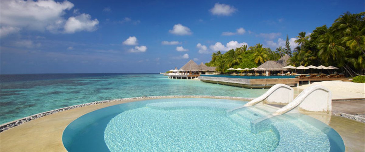 HuvafenFushi_Per_AQUUM_Infinity_Pool_Lonu_Veyo5